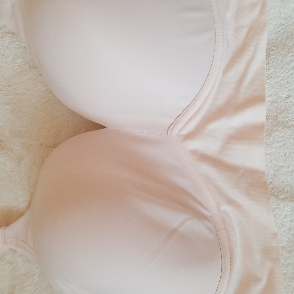 Two Women's Bras in Size 40D - Picture 10 of 14
